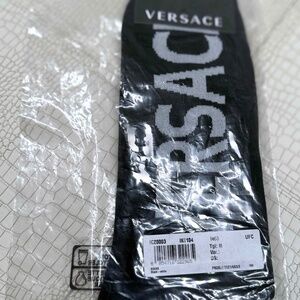 VERSACE LOGO SOCKS BLACK/WHITE SIZE M MADE IN ITALY ICZ0003 NWT $125